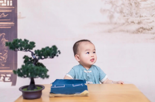 昌邑怀孕肚子中间凹两边凸